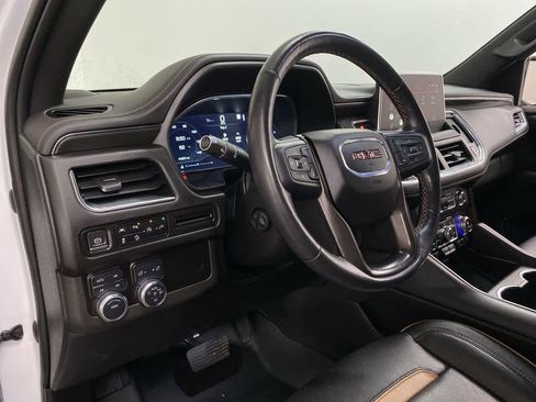Used 2022 GMC Yukon AT4 image 2
