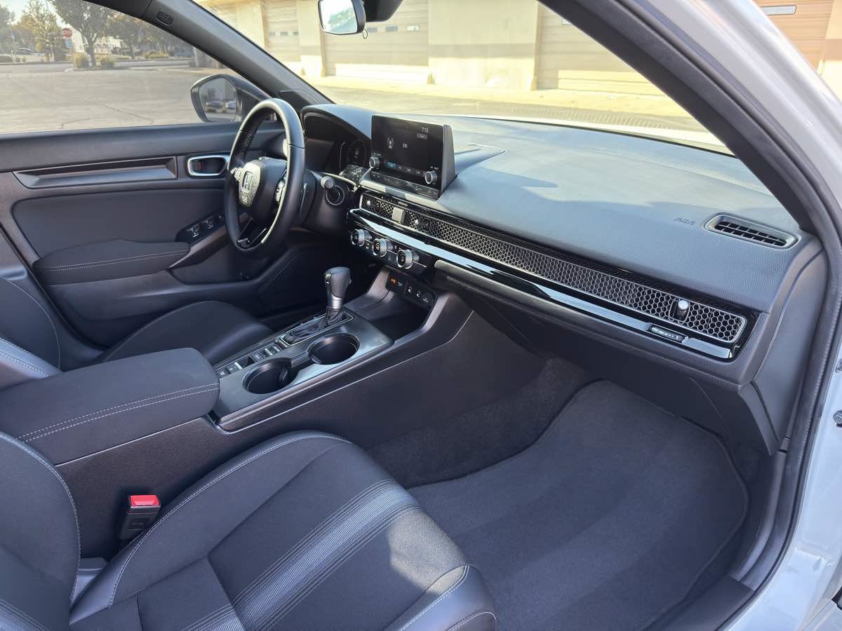 Used 2025 Honda Civic Sport image 17