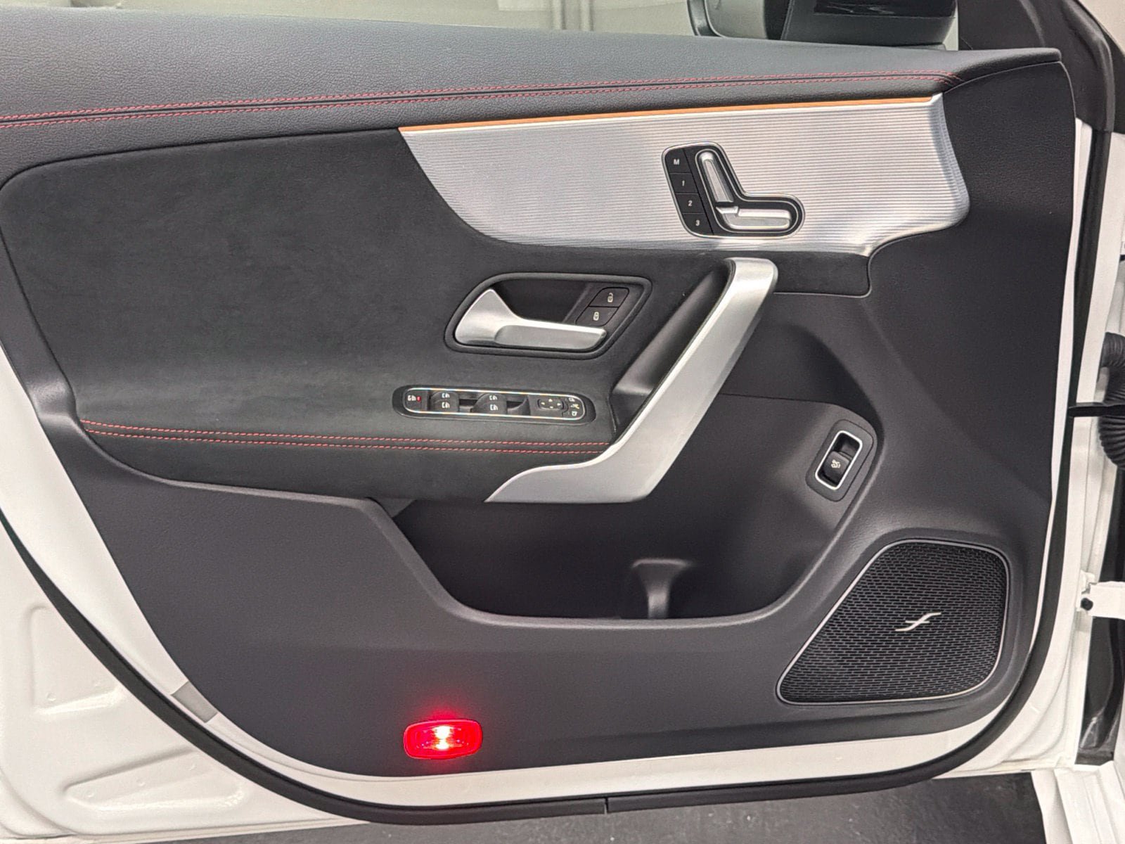 Used 2023 Mercedes-Benz CLA 250 image 19