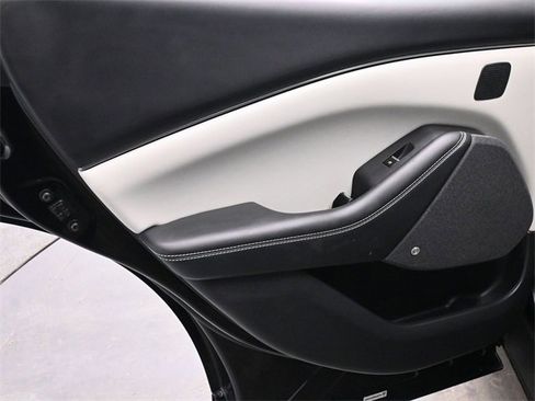 Used 2021 Ford Mustang Mach-E Premium image 12