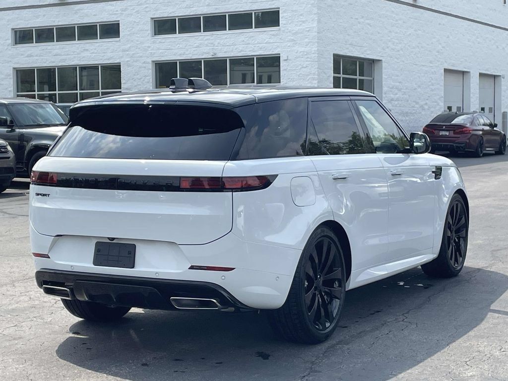 New 2026 Land Rover Range Rover Sport Dynamic SE AWD/4WD image 7