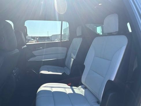 Used 2026 Chevrolet Traverse High Country AWD/4WD image 32