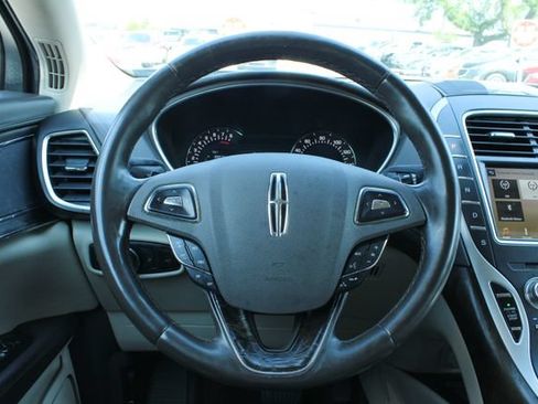 Used 2017 Lincoln MKX Reserve w/ Lincoln MKX Climate Package AWD/4WD image 25