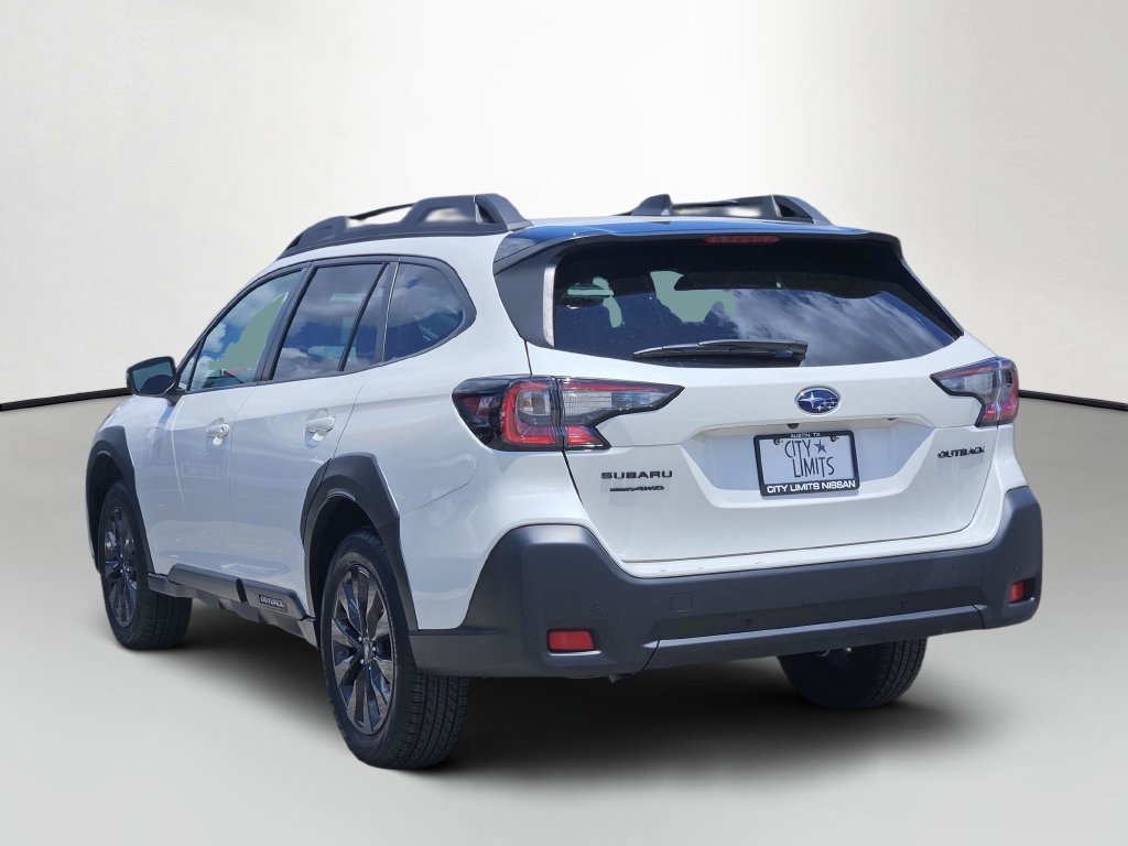 Used 2025 Subaru Outback Onyx Edition AWD/4WD image 7