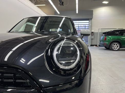 Certified 2025 MINI Cooper 2-Door Hardtop image 9