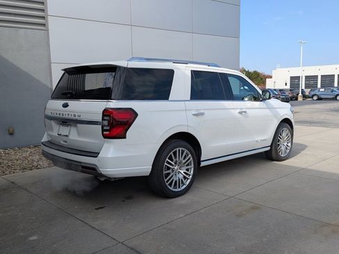 Certified 2022 Ford Expedition Platinum image 4