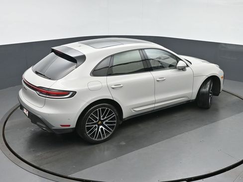 Used 2022 Porsche Macan AWD/4WD image 36