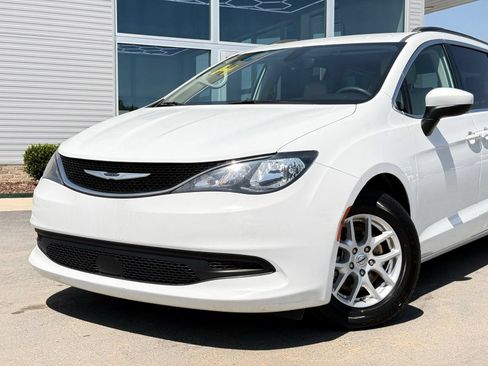Used 2021 Chrysler Voyager Lxi FWD image 4