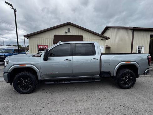 Used 2024 GMC Sierra 2500 AT4 w/ AT4 Preferred Package AWD/4WD image 2