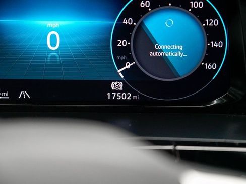 Used 2024 Volkswagen Atlas Cross Sport SE image 34