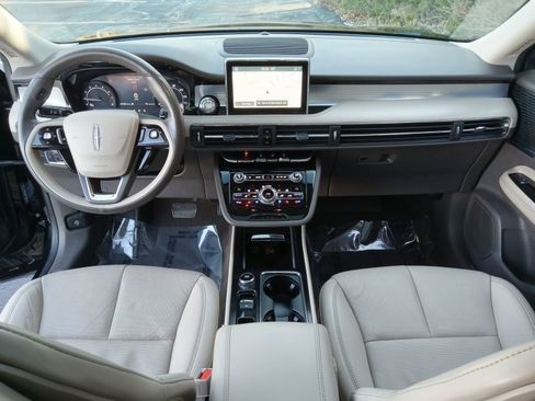 Used 2020 Lincoln Corsair AWD w/ Premium Package image 14