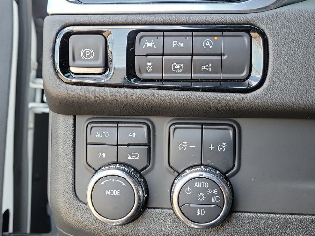 Certified 2025 GMC Yukon Denali AWD/4WD image 27