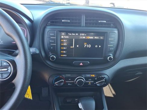 Used 2024 Kia Soul LX w/ Option Group 015 image 17
