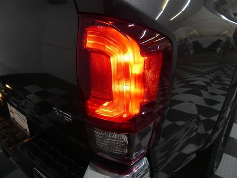 Used 2019 Toyota Tacoma SR5 image 12