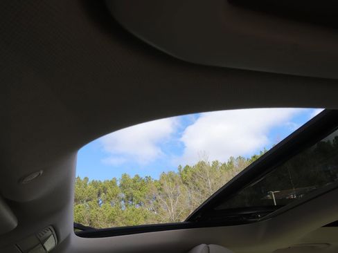 Used 2018 Mercedes-Benz E 300 image 21