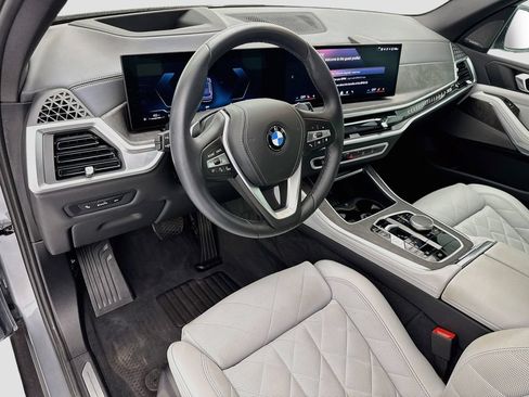 Used 2024 BMW X5 xDrive40i w/ Premium Package AWD/4WD image 9