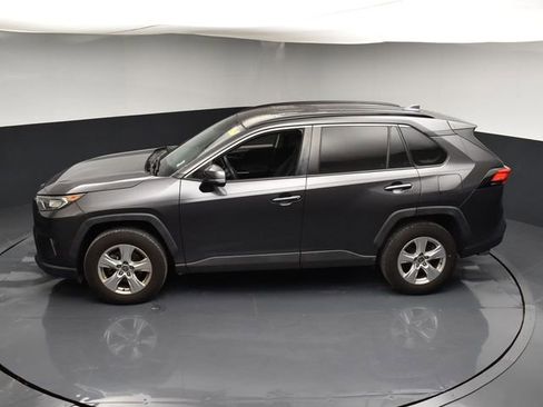 Used 2020 Toyota RAV4 XLE image 43