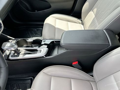 Used 2025 Buick Envista Avenir FWD image 20