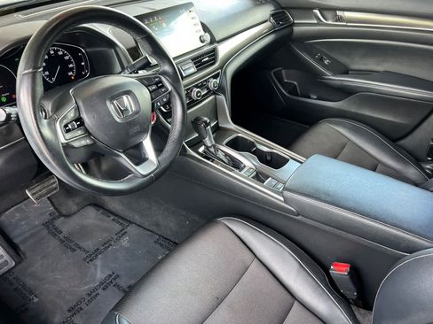 Used 2018 Honda Accord Sport image 11