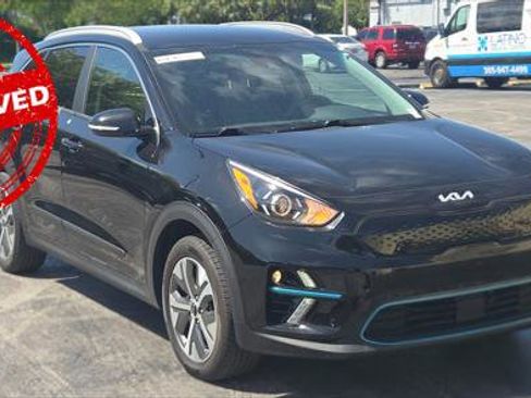 Used 2022 Kia Niro EX FWD image 2