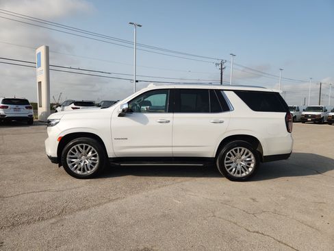 Used 2023 Chevrolet Tahoe Premier RWD image 4