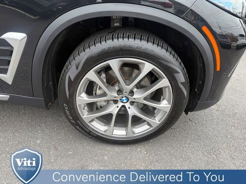 Used 2024 BMW X5 xDrive40i w/ Premium Package image 15