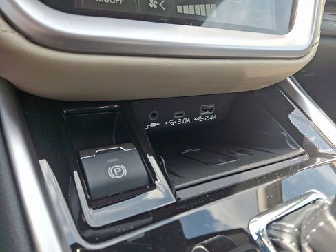 New 2025 Subaru Outback Limited image 16