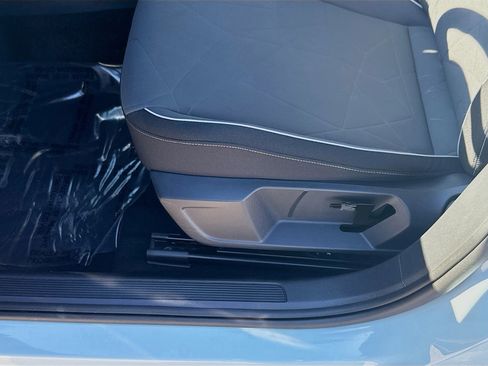 Certified 2025 Volkswagen Jetta Sport image 17