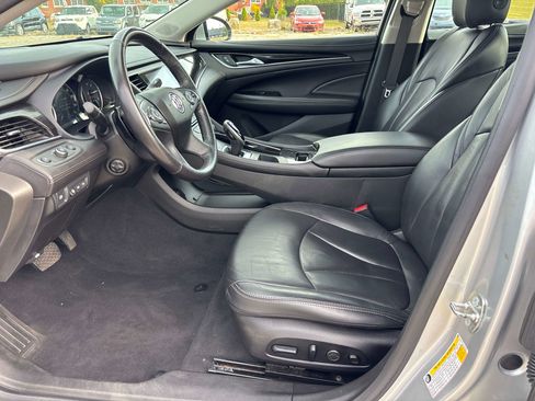 Used 2018 Buick LaCrosse Premium image 8