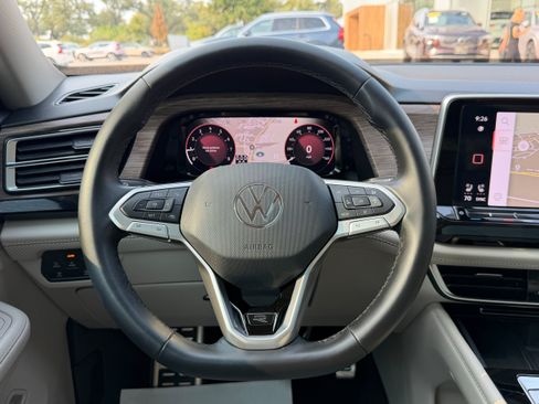 Used 2024 Volkswagen Atlas SEL Premium R-Line AWD/4WD image 17
