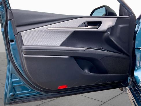 Used 2025 Toyota Camry SE FWD image 40