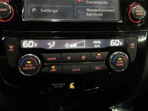 Used 2016 Nissan Rogue SL w/ SL Premium Package FWD image 48