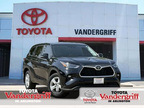 Used 2023 Toyota Highlander LE AWD/4WD image 1