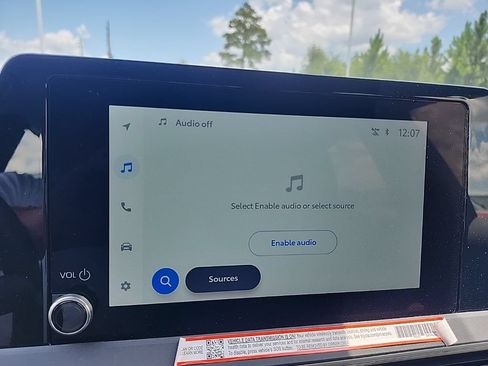 Used 2025 Toyota Prius XLE FWD image 15