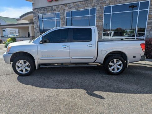 Used 2011 Nissan Titan SL w/ SL Technology Pkg AWD/4WD image 2