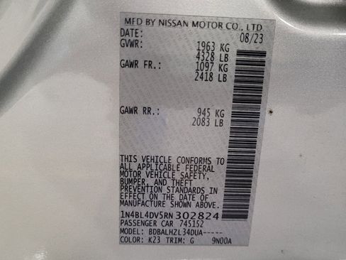 Used 2024 Nissan Altima 2.5 SV image 33