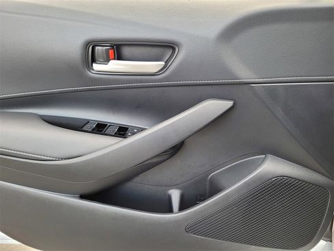 Used 2025 Toyota Corolla Hatchback image 23