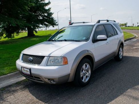 Used 2007 Ford Freestyle SEL image 2