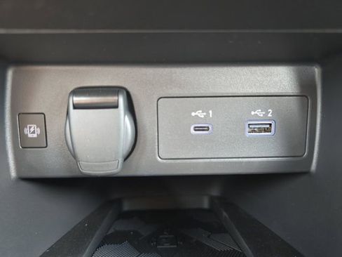 New 2025 Nissan Versa SR image 6