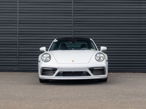 Certified 2024 Porsche 911 Carrera S RWD image 11
