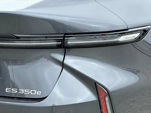 New 2026 Lexus ES 350e FWD image 7