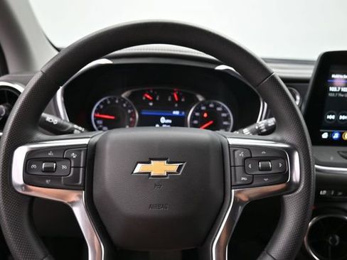 Used 2025 Chevrolet Blazer LT FWD image 20