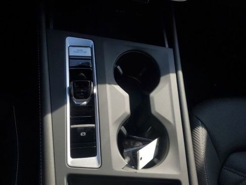 New 2026 Volkswagen Atlas Cross Sport SE image 28