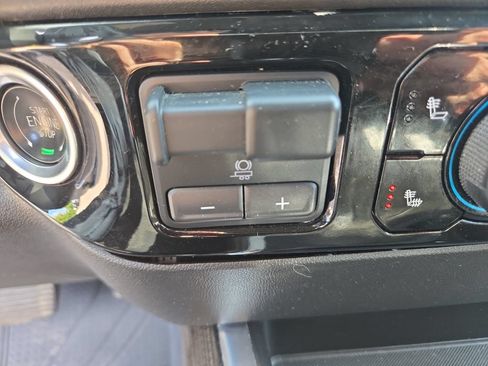 Used 2024 Chevrolet Silverado 1500 RST w/ Convenience Package II AWD/4WD image 40