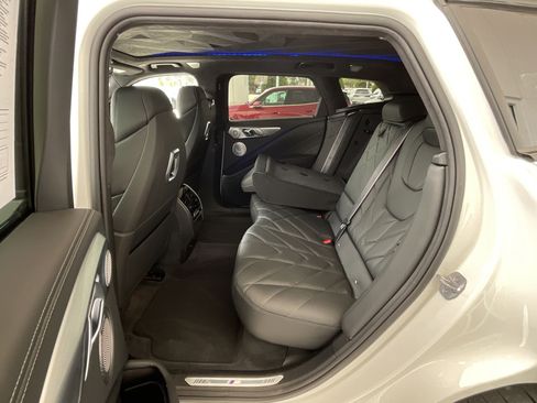 Used 2025 BMW XM image 27