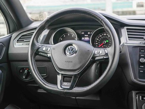 Used 2020 Volkswagen Tiguan SE R-Line image 15