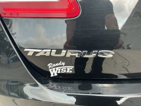Used 2013 Ford Taurus SEL FWD image 30