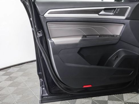 Certified 2022 Volkswagen Atlas SE w/ Panoramic Sunroof Package image 35