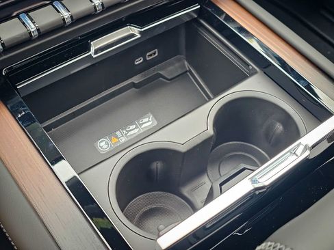 New 2026 GMC Yukon XL Denali w/ Denali Reserve Package image 30