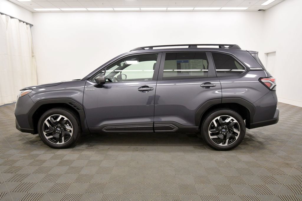 Used 2025 Subaru Forester Limited AWD/4WD image 4